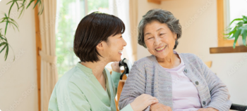 介護士と女性利用者さま